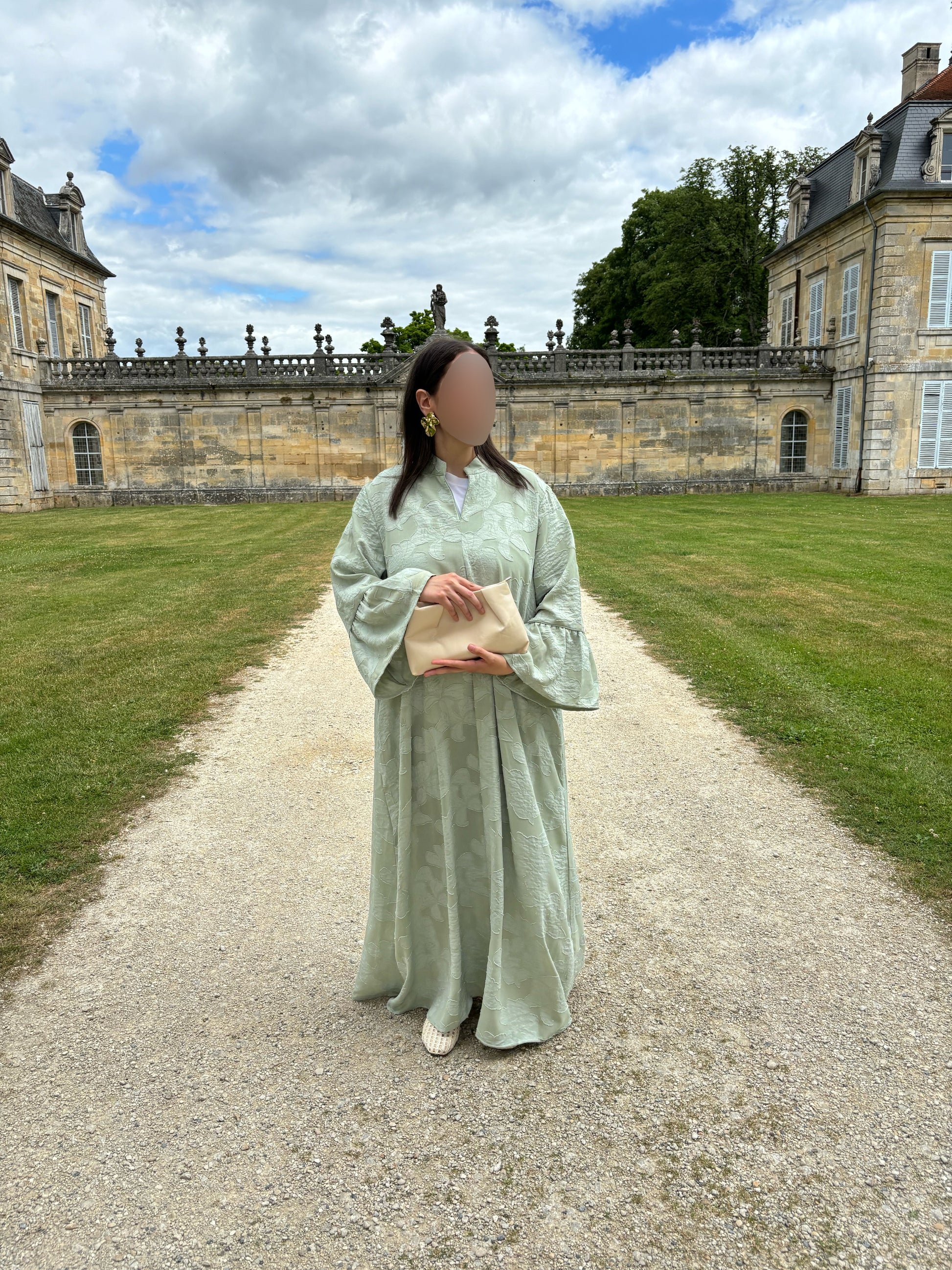 Robe sauge à manches volantées