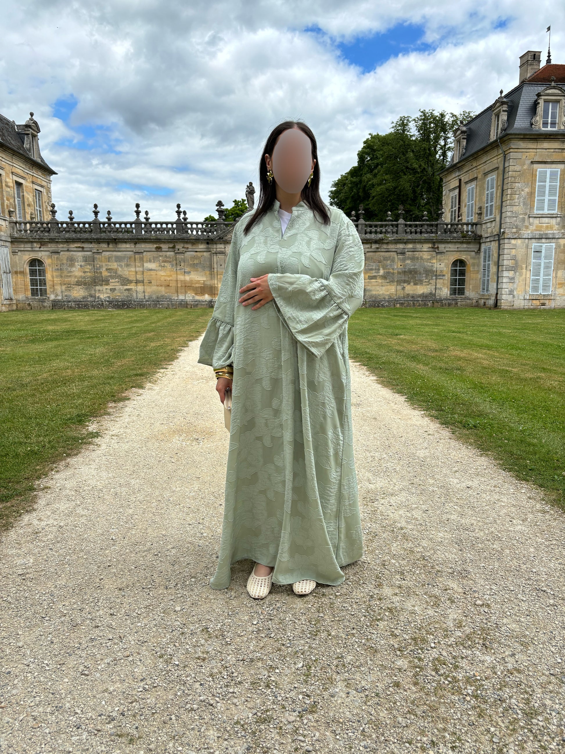 Robe sauge à manches volantées